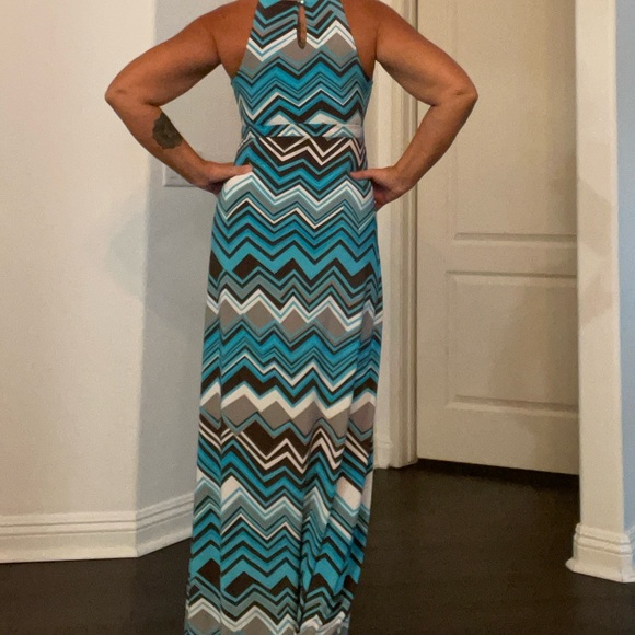 Vintage Y2K INC chevron halter maxi dress with beaded detail.
Size S - Picture 5 of 5